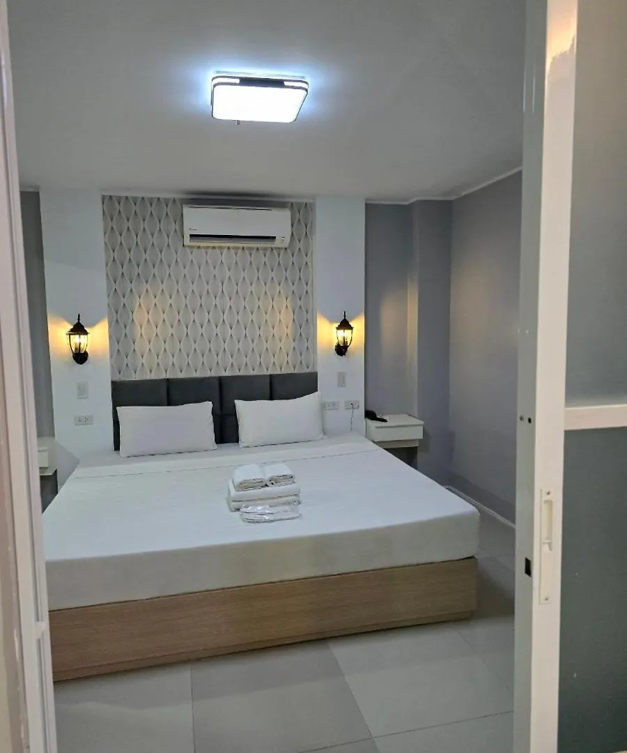 Kay Hotel Angeles 3*,